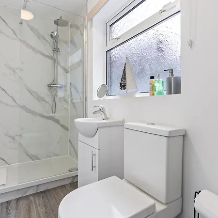 بيت للعطل Bank House - Prime Location - Free Location, Fast Wifi And Smart Tv By Yoko Property ريدكار