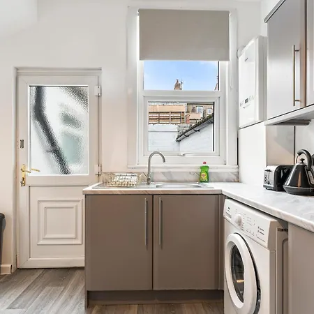 Bank House - Prime Location - Free Location, Fast Wifi And Smart Tv By Yoko Property בית נופש *