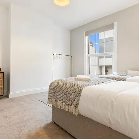 Bank House - Prime Location - Free Location, Fast Wifi And Smart Tv By Yoko Property