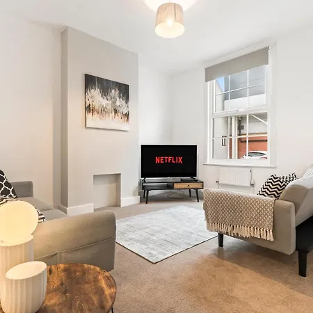 Bank House - Prime Location - Free Location, Fast Wifi And Smart Tv By Yoko Property